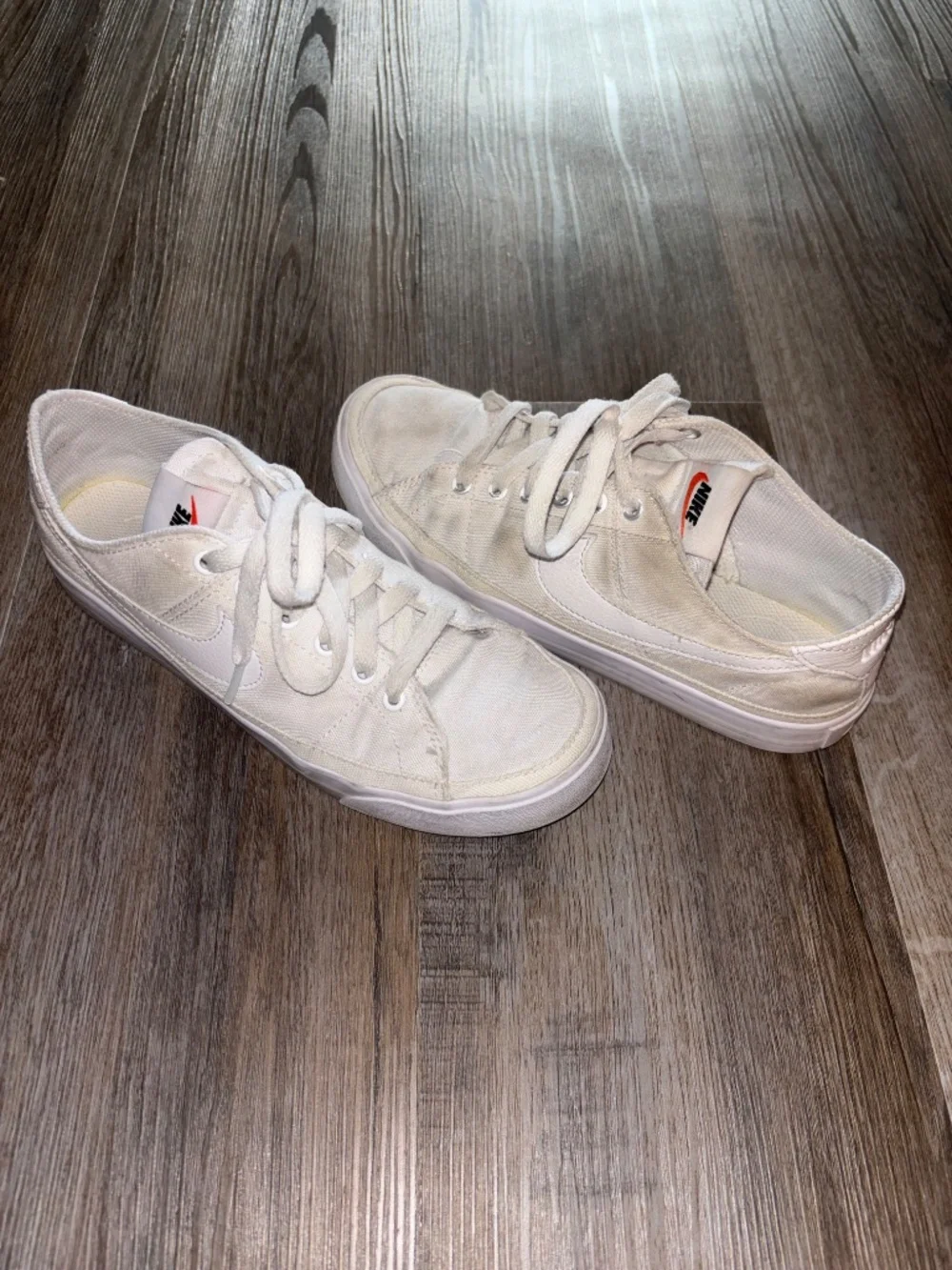 Canvas Nike Sneakers - dirty